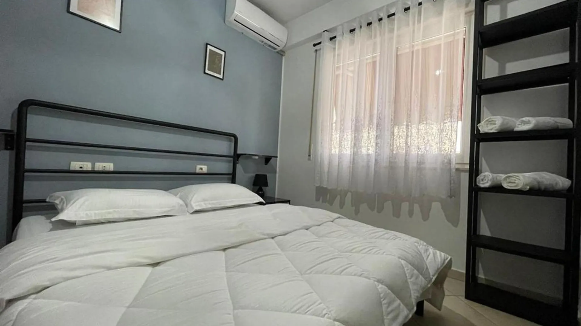 Charming 2 Bedroom Apartment In New Bazaar, تيرانا