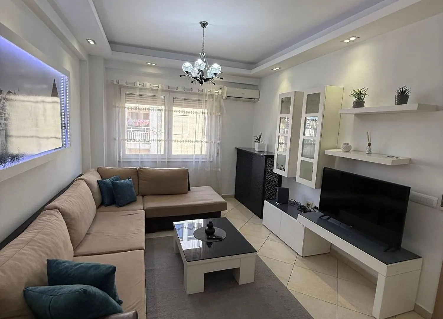 Charming 2 Bedroom Apartment In New Bazaar, تيرانا 0*,  ألبانيا